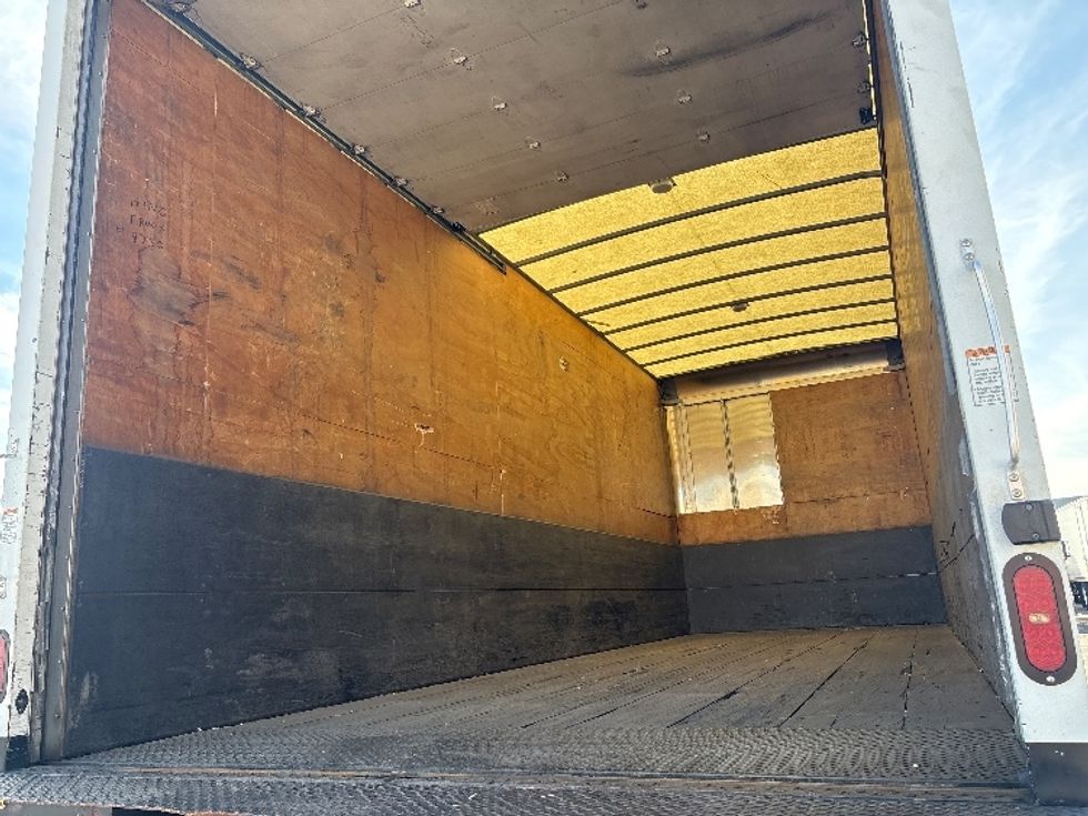 Medium Duty Box Truck-Light and Medium Duty Trucks-Hino-2019-268-Phoenix-AZ-278,996\n\t\tmiles-$ 33,250 - Image 11