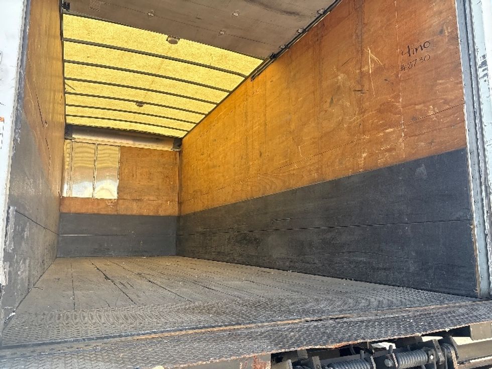 Medium Duty Box Truck-Light and Medium Duty Trucks-Hino-2019-268-Phoenix-AZ-278,996\n\t\tmiles-$ 33,250 - Image 12