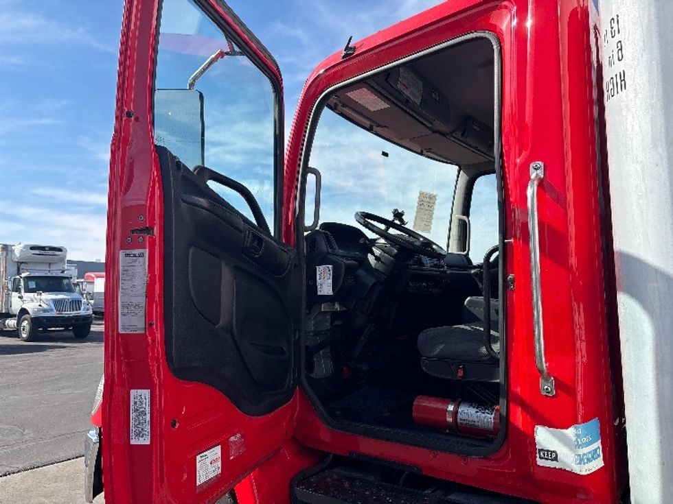 Medium Duty Box Truck-Light and Medium Duty Trucks-Hino-2019-268-Phoenix-AZ-278,996\n\t\tmiles-$ 33,250 - Image 16