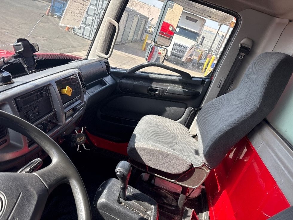 Medium Duty Box Truck-Light and Medium Duty Trucks-Hino-2019-268-Phoenix-AZ-278,996\n\t\tmiles-$ 33,250 - Image 19