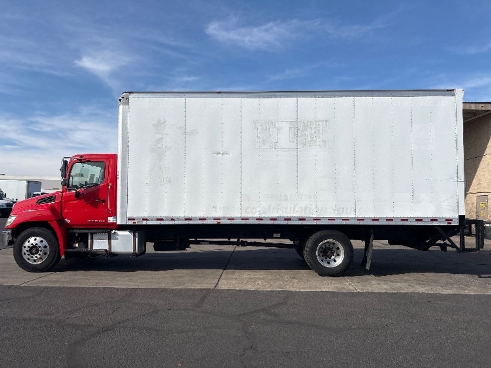 Medium Duty Box Truck-Light and Medium Duty Trucks-Hino-2019-268-Phoenix-AZ-278,996\n\t\tmiles-$ 33,250 - Image 4