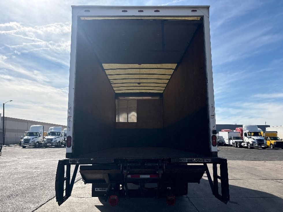 Medium Duty Box Truck-Light and Medium Duty Trucks-Hino-2019-268-Phoenix-AZ-278,996\n\t\tmiles-$ 33,250 - Image 8