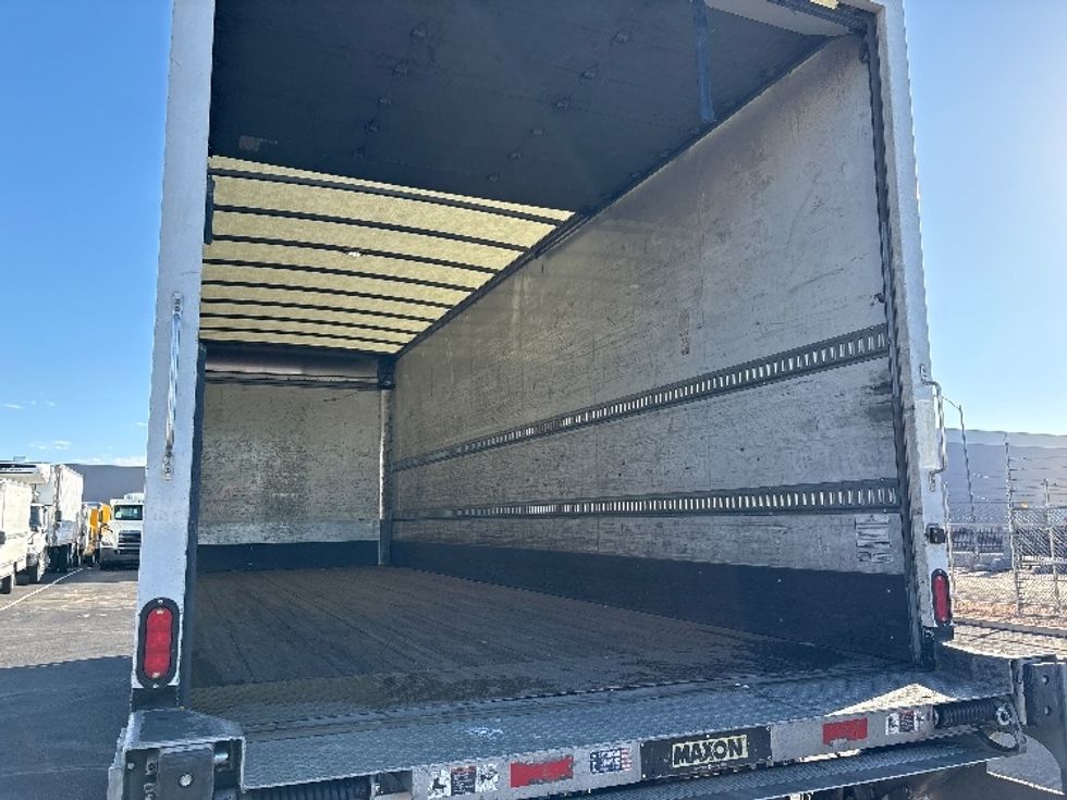 Medium Duty Box Truck-Light and Medium Duty Trucks-Hino-2019-268-Phoenix-AZ-301,146\n\t\tmiles-$ 29,000 - Image 12