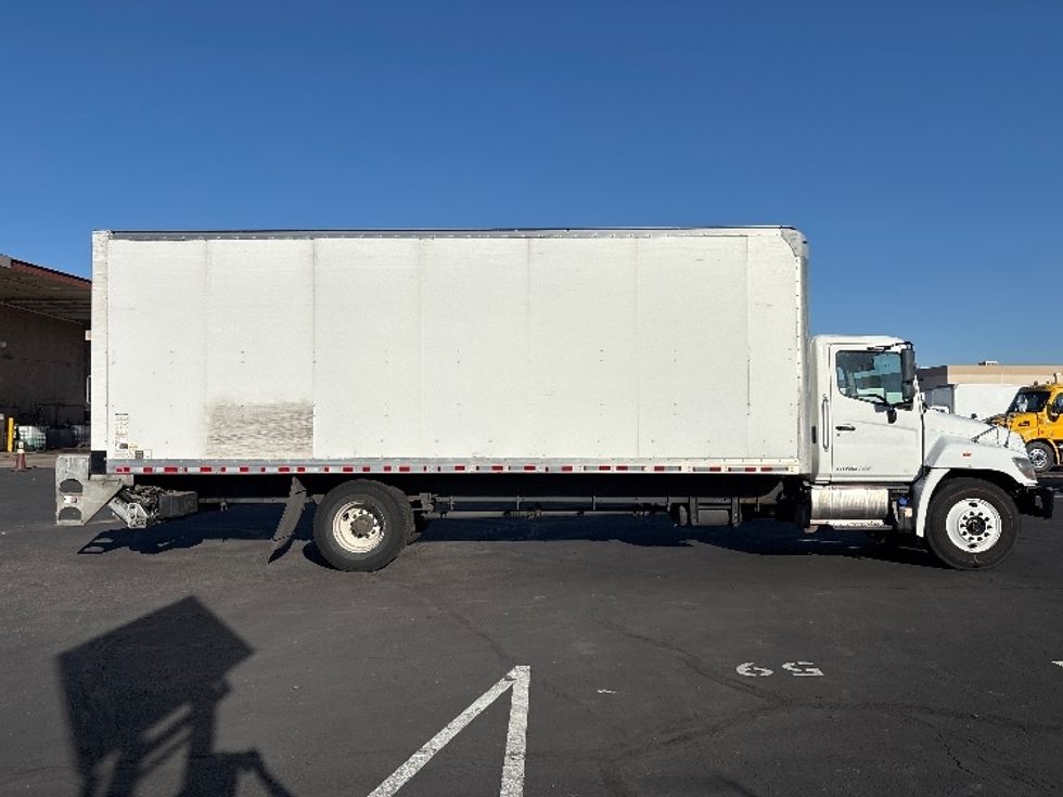 Medium Duty Box Truck-Light and Medium Duty Trucks-Hino-2019-268-Phoenix-AZ-301,146\n\t\tmiles-$ 29,000 - Image 15