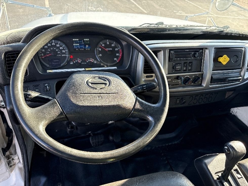 Medium Duty Box Truck-Light and Medium Duty Trucks-Hino-2019-268-Phoenix-AZ-301,146\n\t\tmiles-$ 29,000 - Image 18