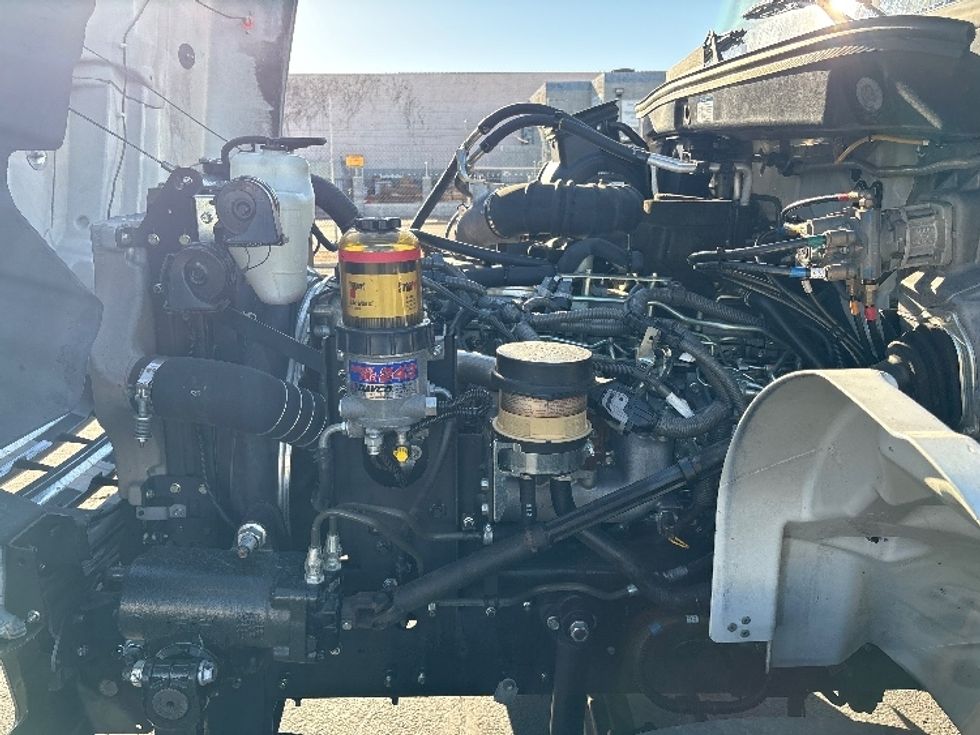 Medium Duty Box Truck-Light and Medium Duty Trucks-Hino-2019-268-Phoenix-AZ-301,146\n\t\tmiles-$ 29,000 - Image 24