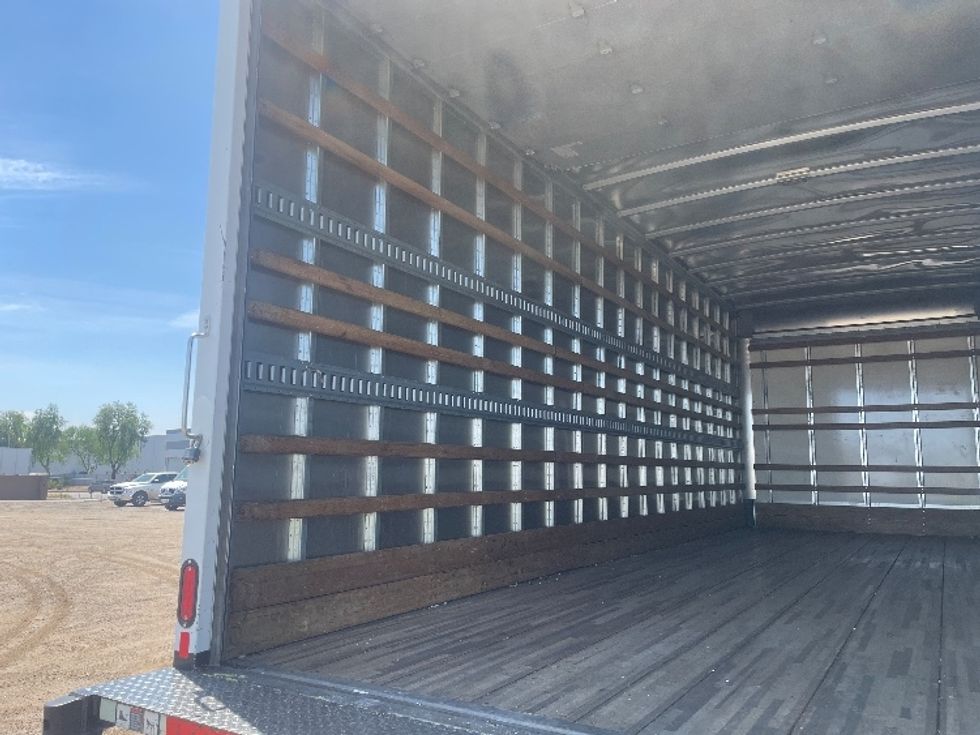 Medium Duty Box Truck-Light and Medium Duty Trucks-Hino-2019-268-Phoenix-AZ-82,000\n\t\tmiles-$ 62,250 - Image 11