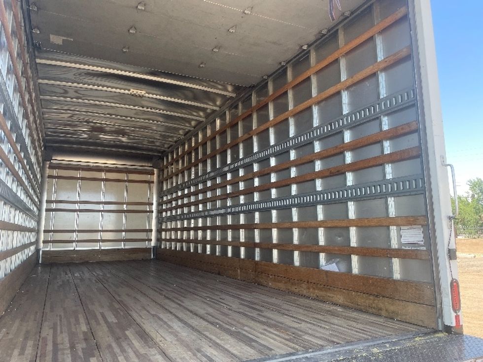 Medium Duty Box Truck-Light and Medium Duty Trucks-Hino-2019-268-Phoenix-AZ-82,000\n\t\tmiles-$ 62,250 - Image 12