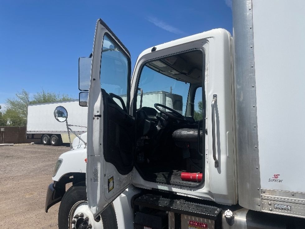 Medium Duty Box Truck-Light and Medium Duty Trucks-Hino-2019-268-Phoenix-AZ-82,000\n\t\tmiles-$ 62,250 - Image 16