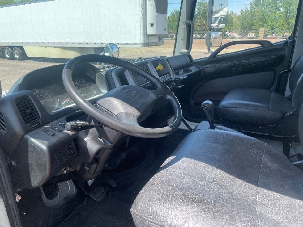 Medium Duty Box Truck-Light and Medium Duty Trucks-Hino-2019-268-Phoenix-AZ-82,000\n\t\tmiles-$ 62,250 - Image 17