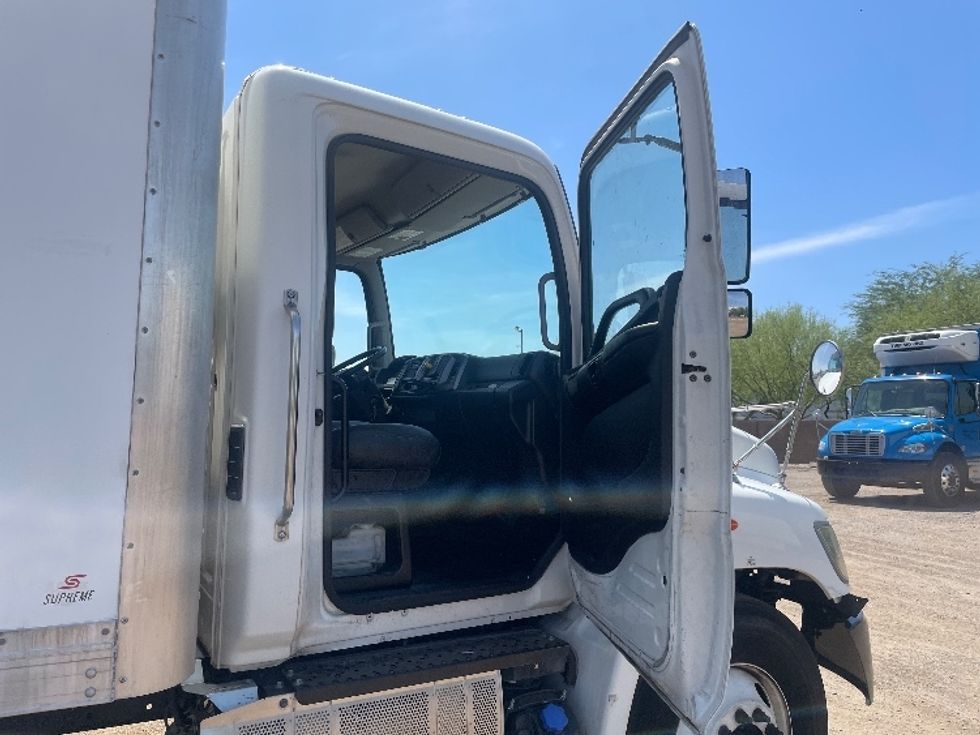 Medium Duty Box Truck-Light and Medium Duty Trucks-Hino-2019-268-Phoenix-AZ-82,000\n\t\tmiles-$ 62,250 - Image 20
