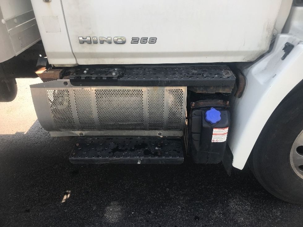 Medium Duty Box Truck-Light and Medium Duty Trucks-Hino-2019-268-Pittsburgh-PA-192,493\n\t\tmiles-$ 48,500 - Image 24
