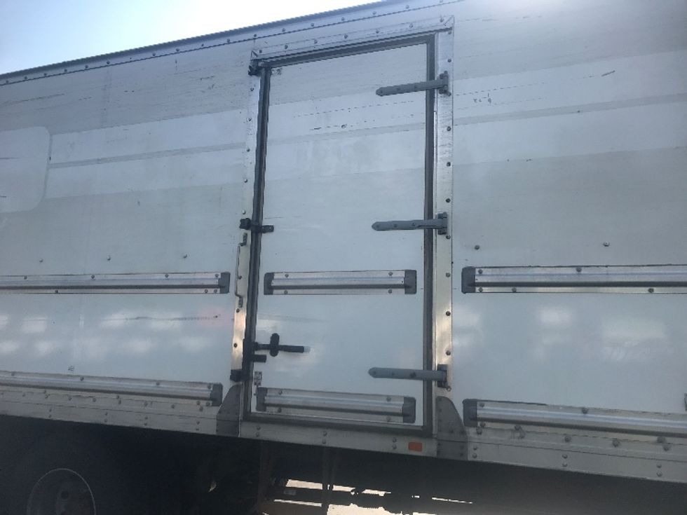 Medium Duty Box Truck-Light and Medium Duty Trucks-Hino-2019-268-Pittsburgh-PA-192,493\n\t\tmiles-$ 48,500 - Image 25
