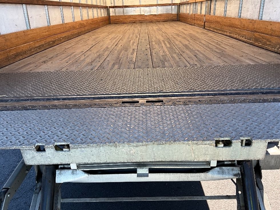 Medium Duty Box Truck-Light and Medium Duty Trucks-Hino-2019-268-Portland-OR-101,660\n\t\tmiles-$ 60,250 - Image 10