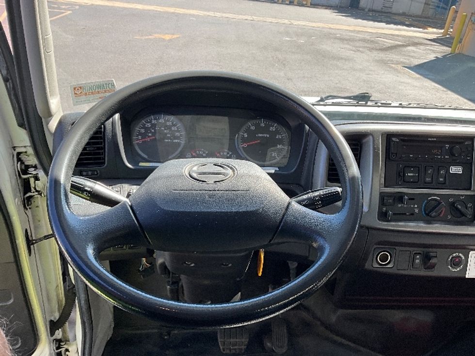 Medium Duty Box Truck-Light and Medium Duty Trucks-Hino-2019-268-Portland-OR-101,660\n\t\tmiles-$ 60,250 - Image 18