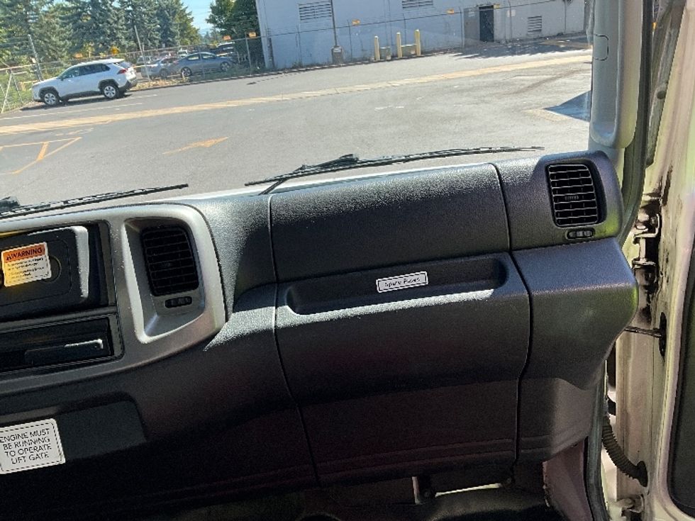 Medium Duty Box Truck-Light and Medium Duty Trucks-Hino-2019-268-Portland-OR-101,660\n\t\tmiles-$ 60,250 - Image 21