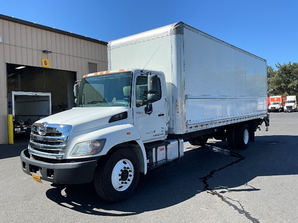 Medium Duty Box Truck-Light and Medium Duty Trucks-Hino-2019-268-Portland-OR-101,660\n\t\tmiles-$ 60,250 - Image 3