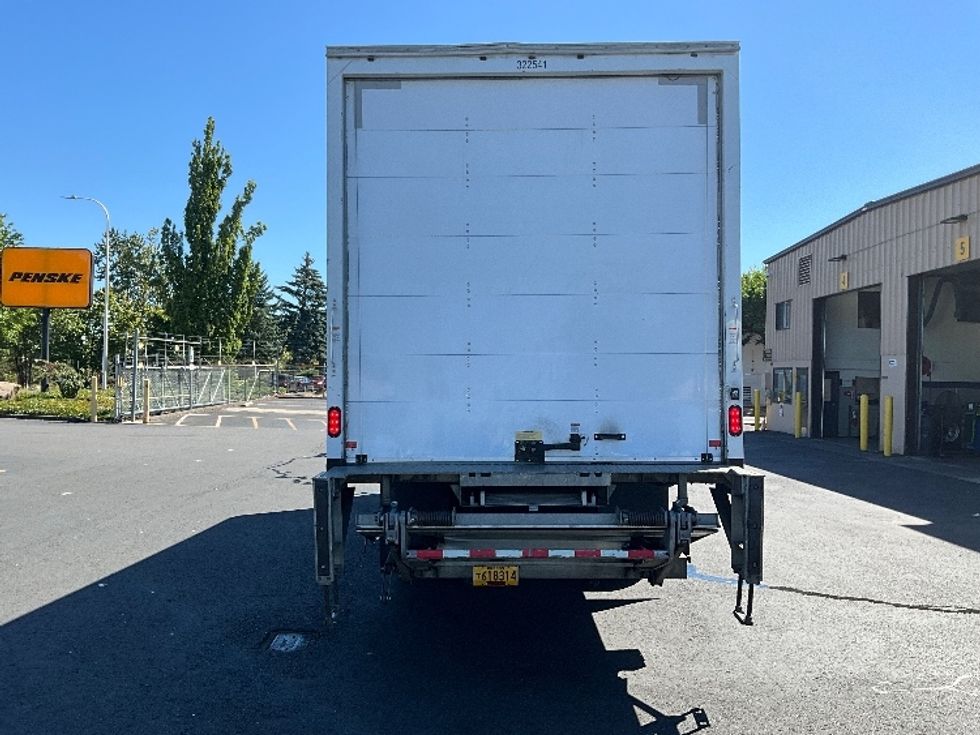 Medium Duty Box Truck-Light and Medium Duty Trucks-Hino-2019-268-Portland-OR-101,660\n\t\tmiles-$ 60,250 - Image 7