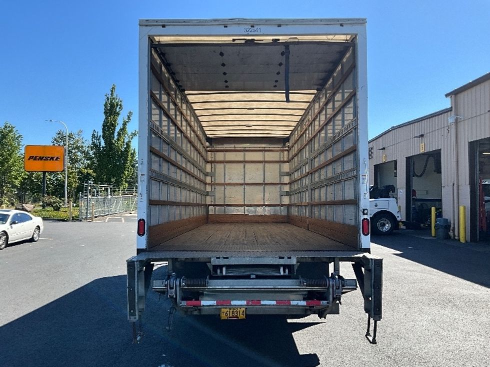 Medium Duty Box Truck-Light and Medium Duty Trucks-Hino-2019-268-Portland-OR-101,660\n\t\tmiles-$ 60,250 - Image 8