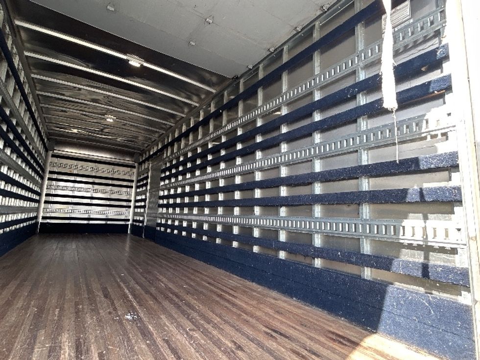 Medium Duty Box Truck-Light and Medium Duty Trucks-Hino-2019-268-Portland-OR-70,848\n\t\tmiles-$ 62,750 - Image 12