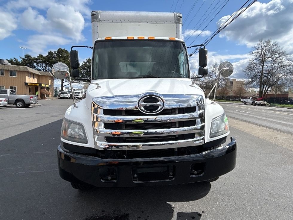 Medium Duty Box Truck-Light and Medium Duty Trucks-Hino-2019-268-Portland-OR-70,848\n\t\tmiles-$ 62,750 - Image 2
