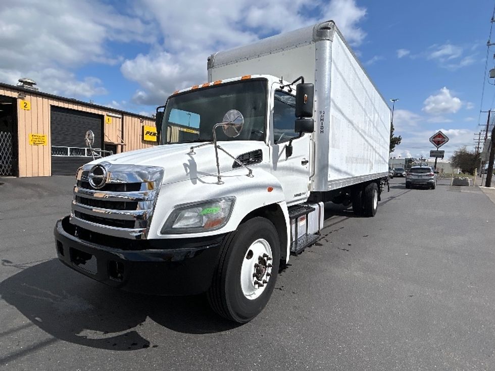 Medium Duty Box Truck-Light and Medium Duty Trucks-Hino-2019-268-Portland-OR-70,848\n\t\tmiles-$ 62,750 - Image 3