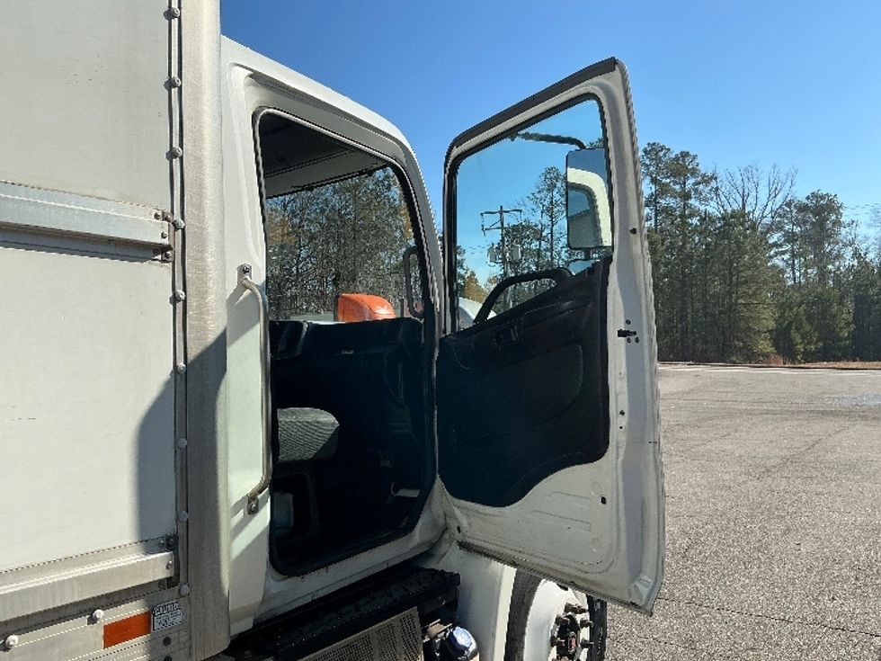 Medium Duty Box Truck-Light and Medium Duty Trucks-Hino-2019-268-Prince George-VA-315,523\n\t\tmiles-$ 29,750 - Image 20