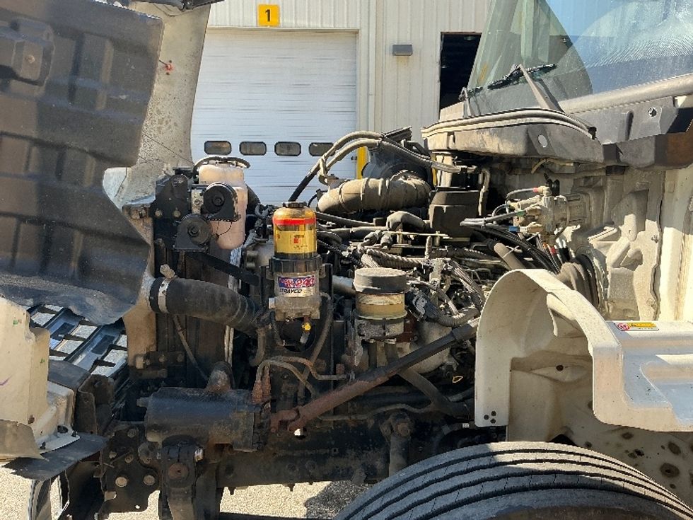 Medium Duty Box Truck-Light and Medium Duty Trucks-Hino-2019-268-Prince George-VA-315,523\n\t\tmiles-$ 29,750 - Image 24