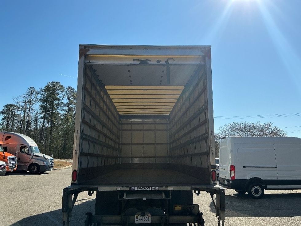 Medium Duty Box Truck-Light and Medium Duty Trucks-Hino-2019-268-Prince George-VA-315,523\n\t\tmiles-$ 29,750 - Image 8