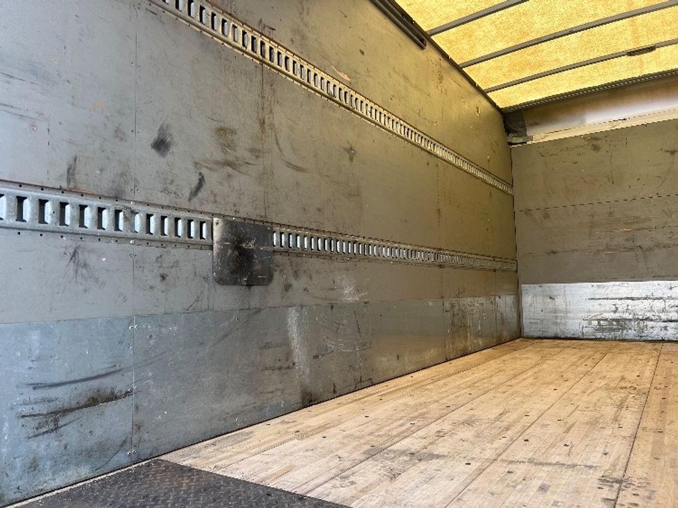 Medium Duty Box Truck-Light and Medium Duty Trucks-Hino-2019-268-Rochester-NY-131,712\n\t\tmiles-$ 37,500 - Image 11