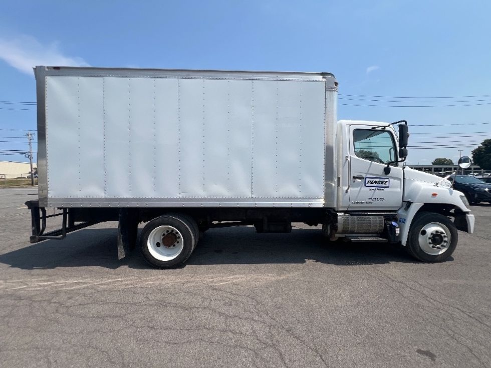 Medium Duty Box Truck-Light and Medium Duty Trucks-Hino-2019-268-Rochester-NY-131,712\n\t\tmiles-$ 37,500 - Image 15