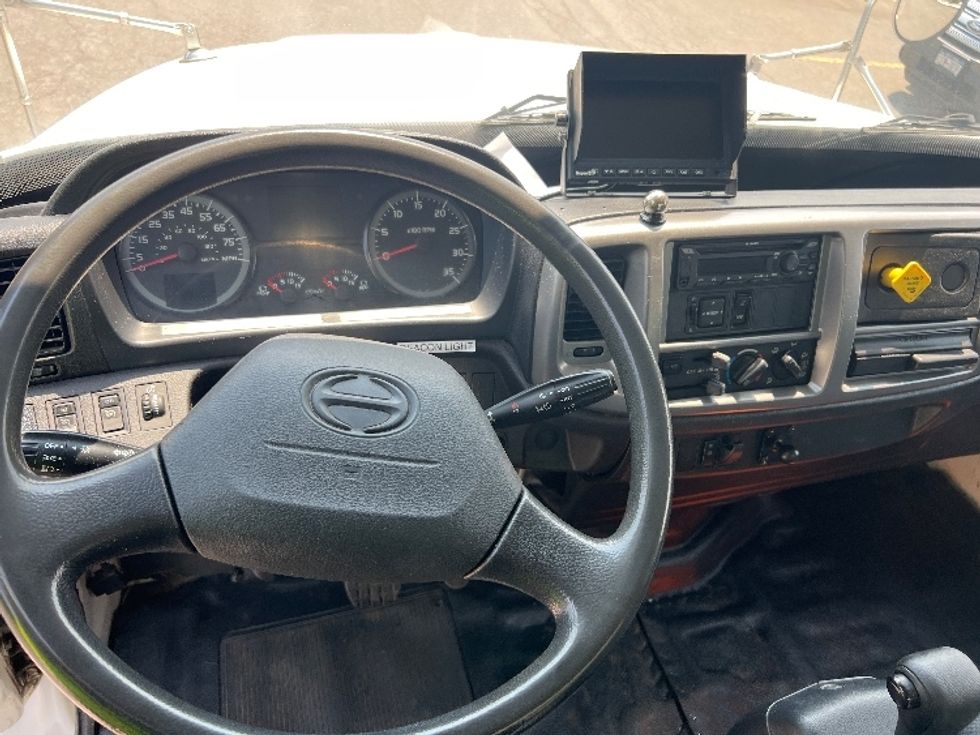 Medium Duty Box Truck-Light and Medium Duty Trucks-Hino-2019-268-Rochester-NY-131,712\n\t\tmiles-$ 37,500 - Image 18