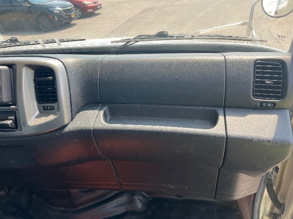 Medium Duty Box Truck-Light and Medium Duty Trucks-Hino-2019-268-Rochester-NY-131,712\n\t\tmiles-$ 37,500 - Image 21