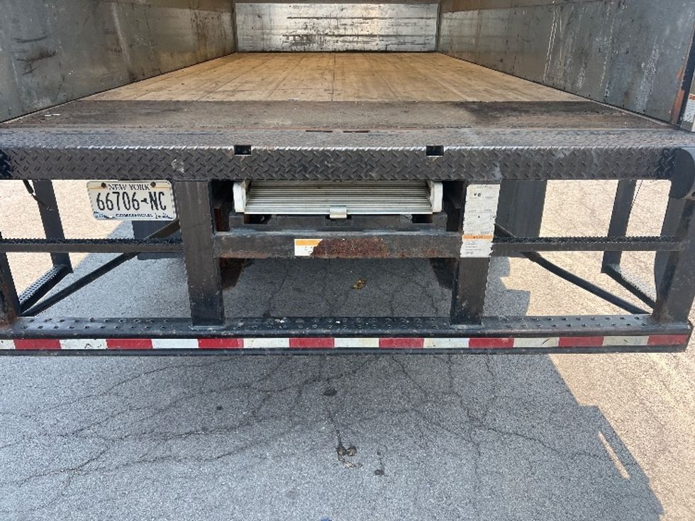 Medium Duty Box Truck-Light and Medium Duty Trucks-Hino-2019-268-Rochester-NY-131,712\n\t\tmiles-$ 37,500 - Image 9