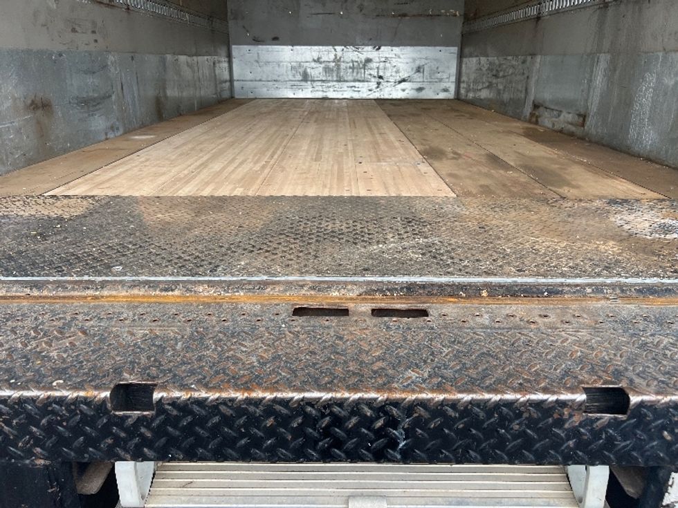 Medium Duty Box Truck-Light and Medium Duty Trucks-Hino-2019-268-Rochester-NY-131,813\n\t\tmiles-$ 36,750 - Image 10