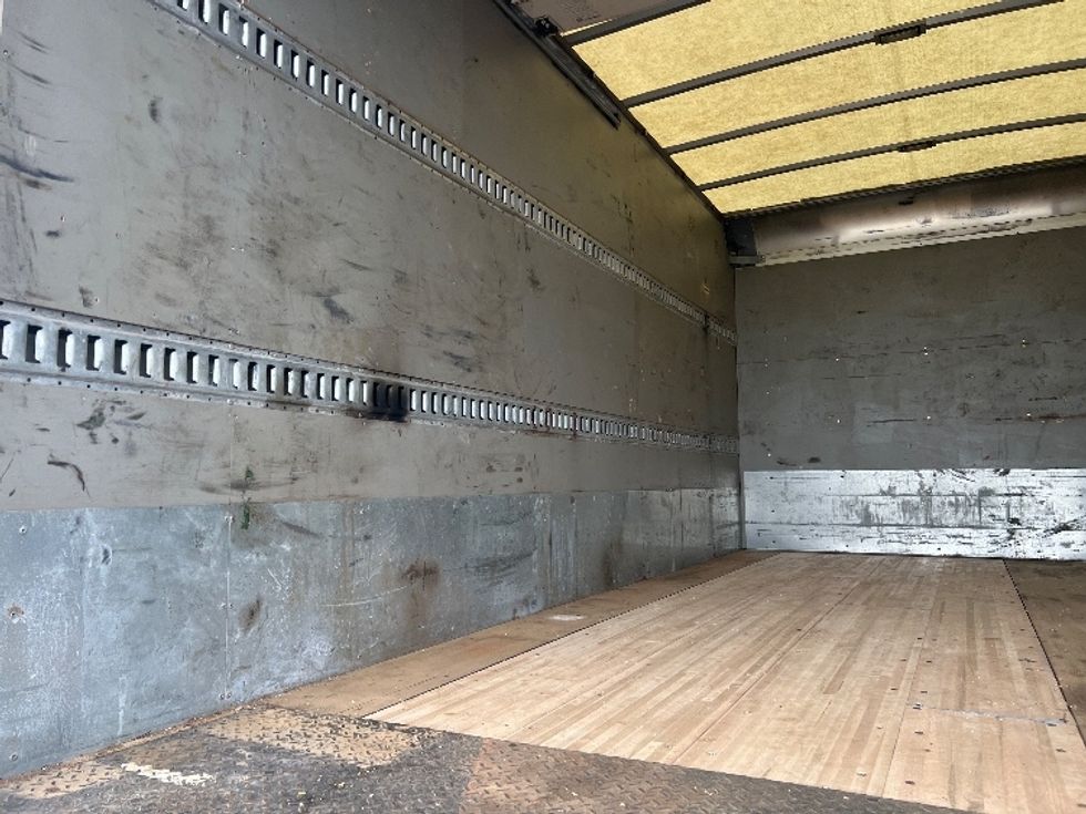 Medium Duty Box Truck-Light and Medium Duty Trucks-Hino-2019-268-Rochester-NY-131,813\n\t\tmiles-$ 36,750 - Image 11