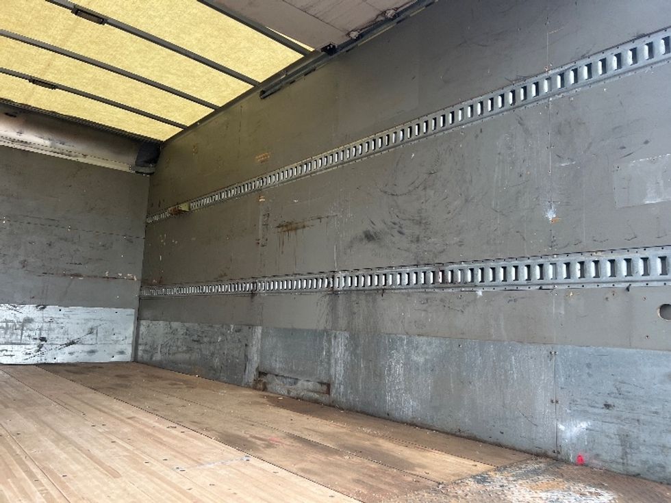 Medium Duty Box Truck-Light and Medium Duty Trucks-Hino-2019-268-Rochester-NY-131,813\n\t\tmiles-$ 36,750 - Image 12