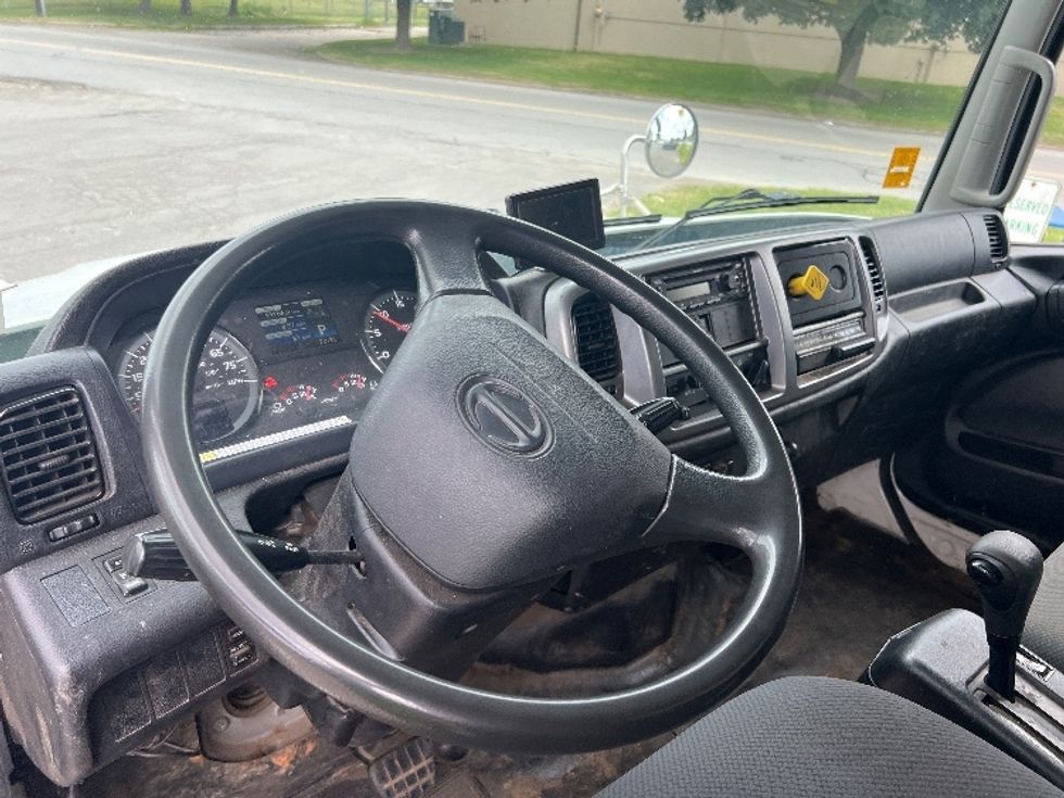 Medium Duty Box Truck-Light and Medium Duty Trucks-Hino-2019-268-Rochester-NY-131,813\n\t\tmiles-$ 36,750 - Image 17