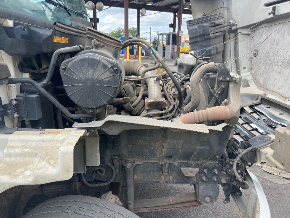 Medium Duty Box Truck-Light and Medium Duty Trucks-Hino-2019-268-Rochester-NY-131,813\n\t\tmiles-$ 36,750 - Image 23