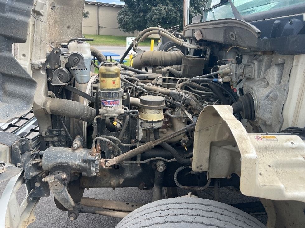 Medium Duty Box Truck-Light and Medium Duty Trucks-Hino-2019-268-Rochester-NY-131,813\n\t\tmiles-$ 36,750 - Image 24