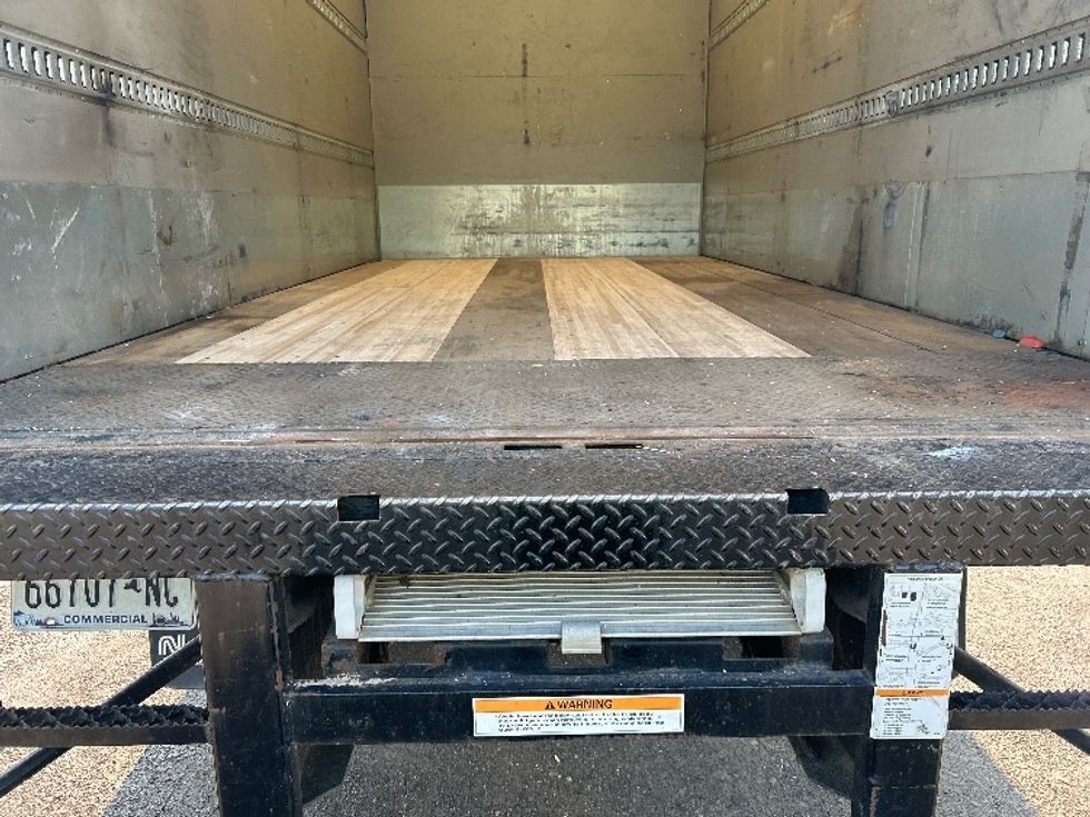 Medium Duty Box Truck-Light and Medium Duty Trucks-Hino-2019-268-Rochester-NY-139,052\n\t\tmiles-$ 36,500 - Image 10