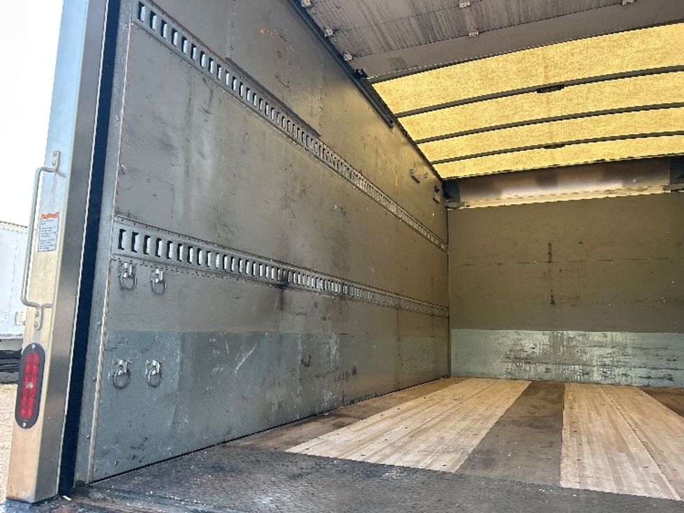 Medium Duty Box Truck-Light and Medium Duty Trucks-Hino-2019-268-Rochester-NY-139,052\n\t\tmiles-$ 36,500 - Image 11
