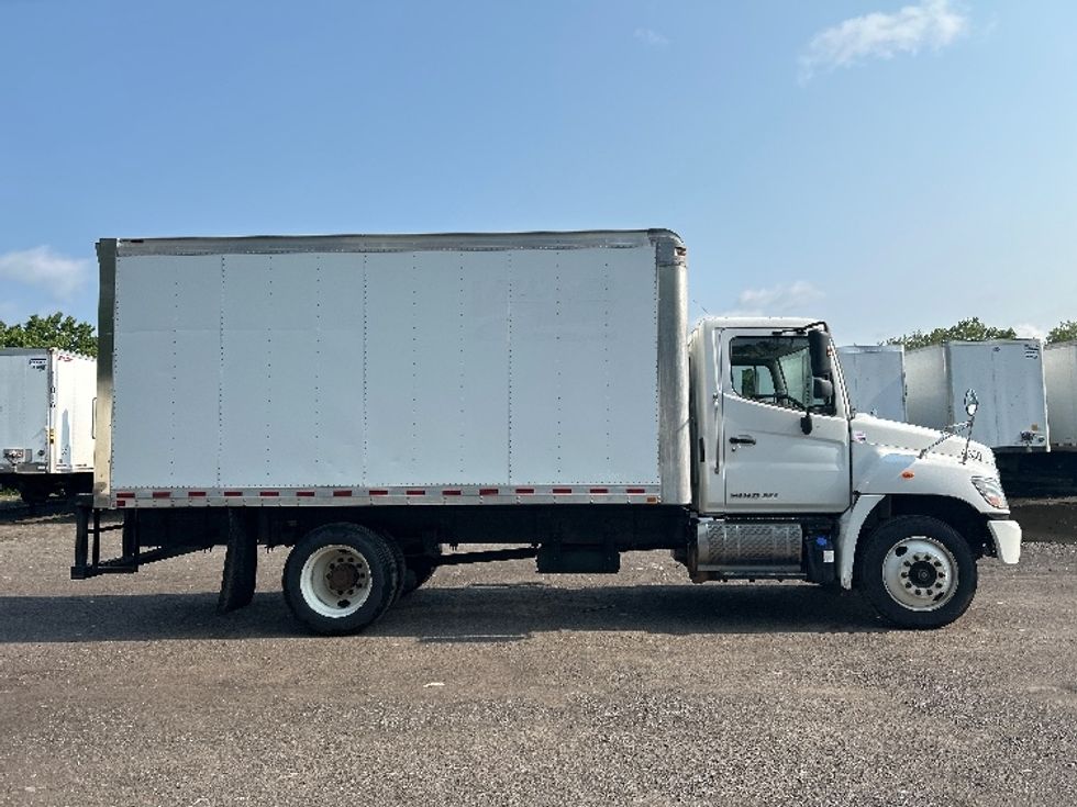 Medium Duty Box Truck-Light and Medium Duty Trucks-Hino-2019-268-Rochester-NY-139,052\n\t\tmiles-$ 36,500 - Image 15
