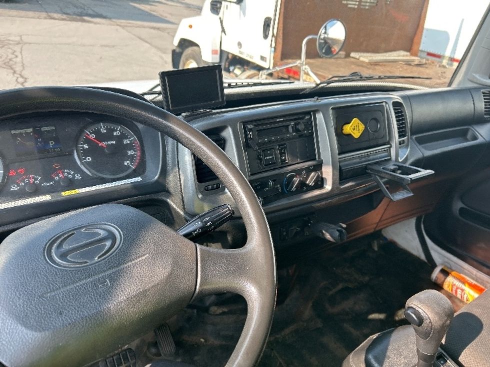 Medium Duty Box Truck-Light and Medium Duty Trucks-Hino-2019-268-Rochester-NY-139,052\n\t\tmiles-$ 36,500 - Image 18