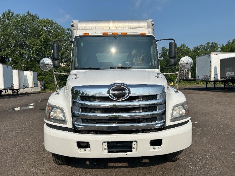 Medium Duty Box Truck-Light and Medium Duty Trucks-Hino-2019-268-Rochester-NY-139,052\n\t\tmiles-$ 36,500 - Image 2