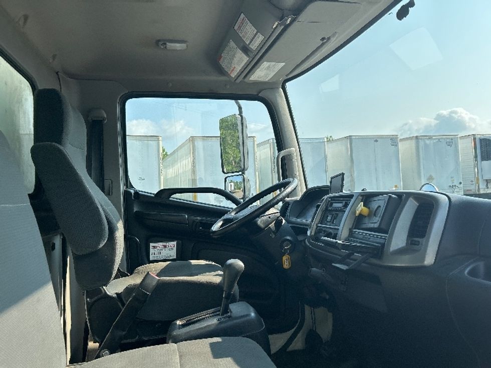 Medium Duty Box Truck-Light and Medium Duty Trucks-Hino-2019-268-Rochester-NY-139,052\n\t\tmiles-$ 36,500 - Image 22