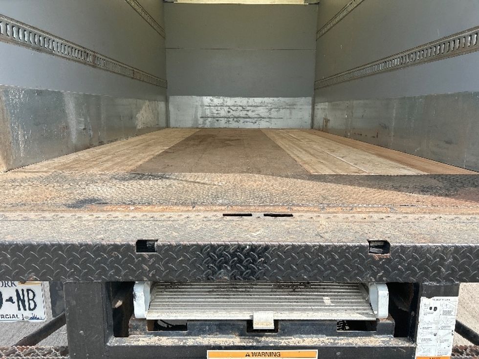 Medium Duty Box Truck-Light and Medium Duty Trucks-Hino-2019-268-Rochester-NY-139,437\n\t\tmiles-$ 36,250 - Image 10