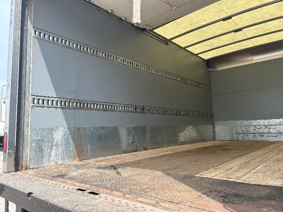 Medium Duty Box Truck-Light and Medium Duty Trucks-Hino-2019-268-Rochester-NY-139,437\n\t\tmiles-$ 36,250 - Image 11