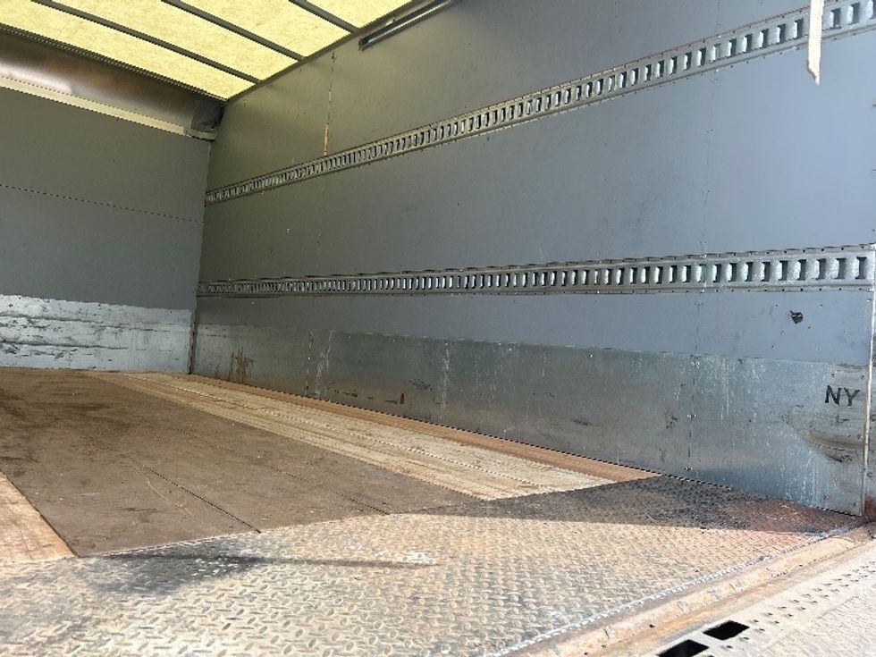 Medium Duty Box Truck-Light and Medium Duty Trucks-Hino-2019-268-Rochester-NY-139,437\n\t\tmiles-$ 36,250 - Image 12