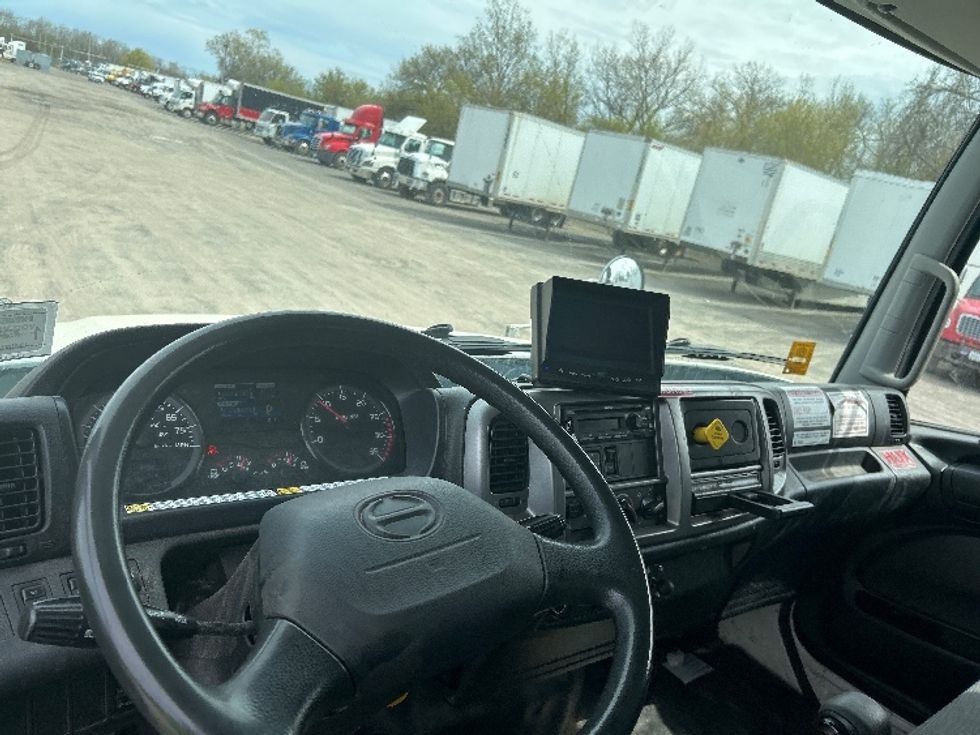 Medium Duty Box Truck-Light and Medium Duty Trucks-Hino-2019-268-Rochester-NY-139,437\n\t\tmiles-$ 36,250 - Image 17